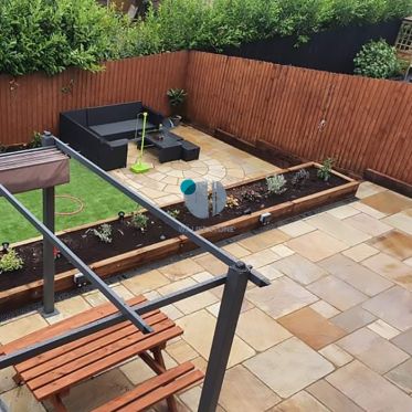 Fossil Mint Riven Sandstone Paving Slabs & Patio Pack